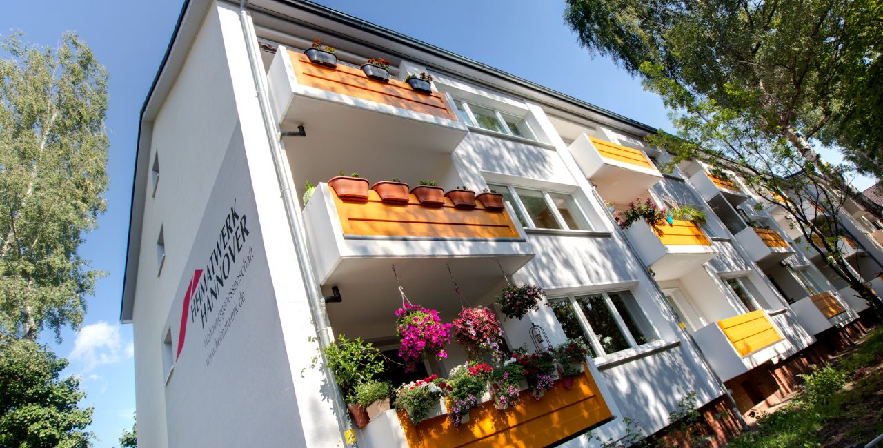 Fassade Waermedaemmung Mehrfamilienhaus Hannover Orange Grau Weiß Alligator Farben