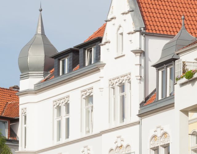 Stilfassade Altbau Fassade sanieren streichen Hannover Wedemark Burgwedel Keim Farben