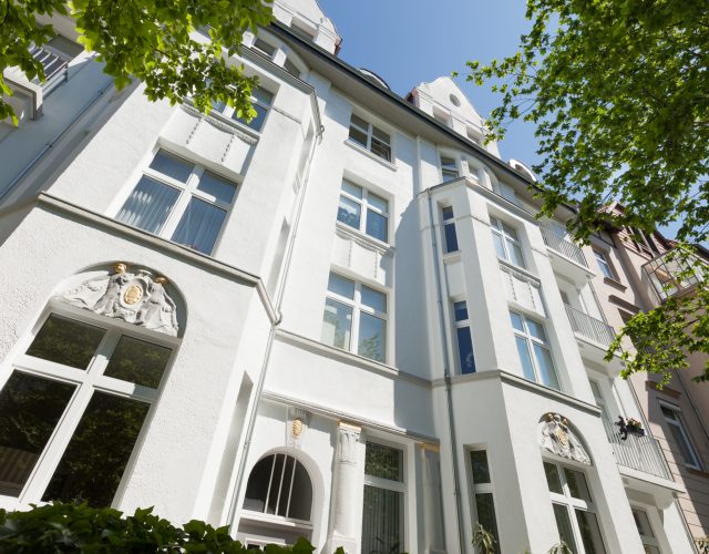 Stilfassade Altbausanierung Fassade streichen Hannover KEIM Farben Vergolden